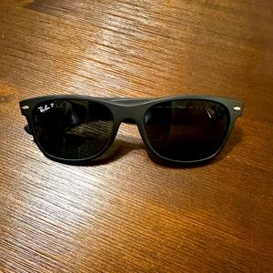 Ray-Ban New Wayferer Polarized Matte Black with Black Lens New!